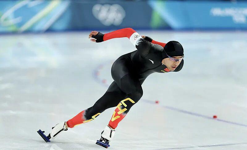 开云官方网站-破奥运纪录！宁忠岩在米兰冰场创造历史